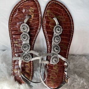 🤎Silver thong-style sandals with clear strap and decorative ornaments🤎